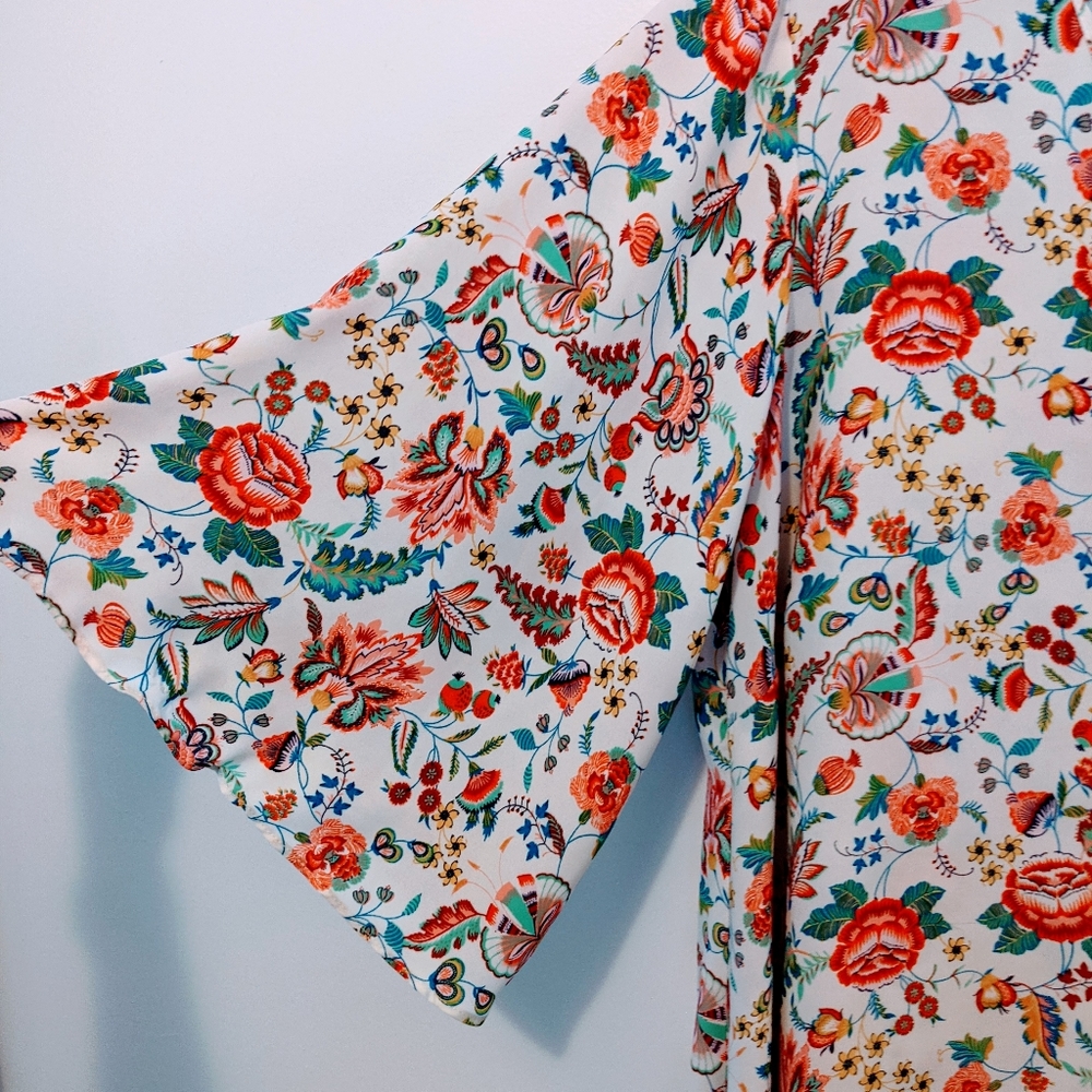 Rose & Olive Plus Size 2X Tunic Floral Border Hip